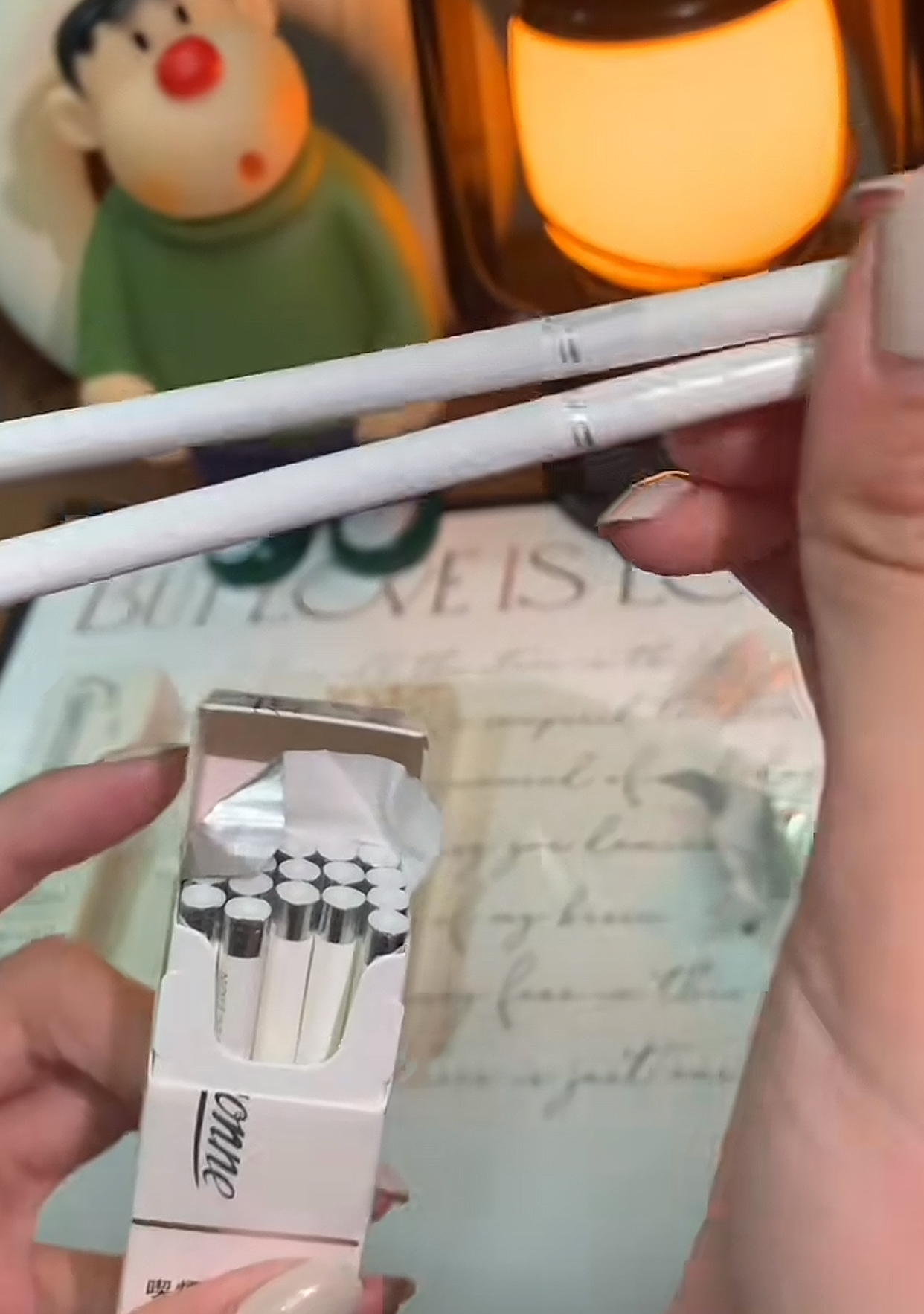 口红卡比龙白色款300/条