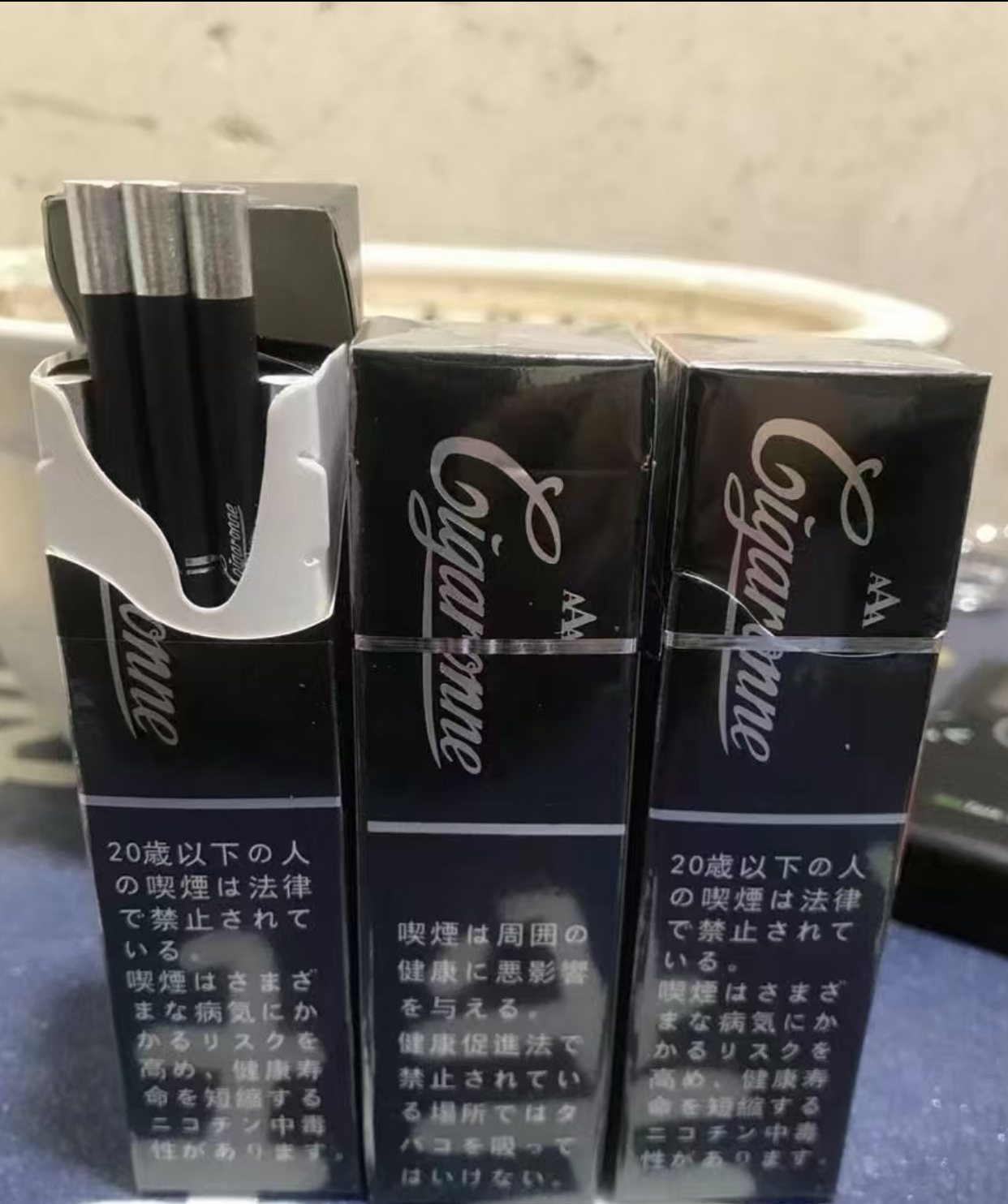 口红卡比龙黑色款300/条